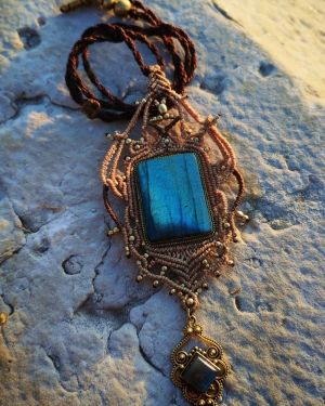 Collier Arvana