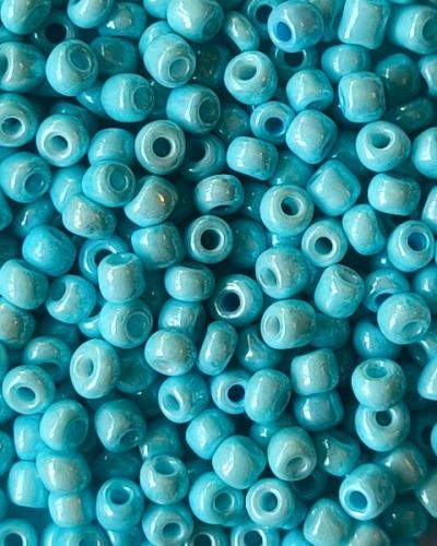 Perles de rocaille n°19 – Bleu ciel irisé
