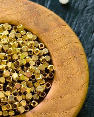 Perles cubes en laiton – 3 mm – DIY