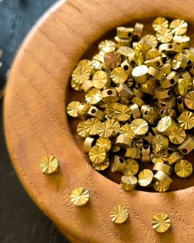 Perles rondes striées en laiton – 5mm – DIY