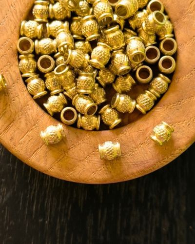 Perles tubes striées en laiton – n°01 – 7mm