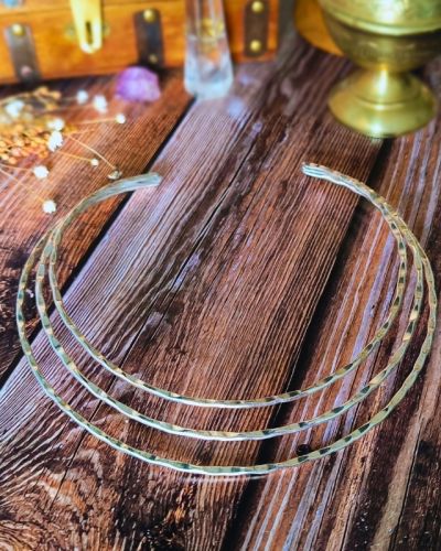 Torque triple rang, argenté en laiton