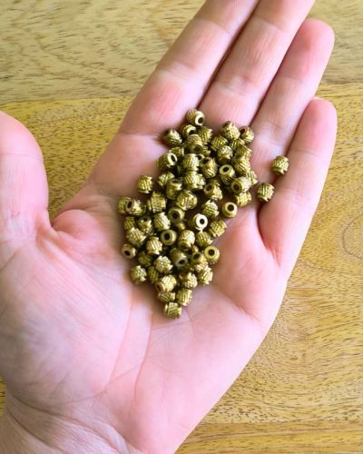 Perles tubes striées en laiton – n°04 – 6mm