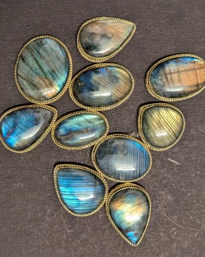 Lot 10 pierres rainurées doré – labradorite – grande taille – n°13
