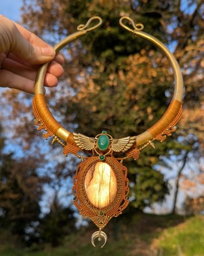 Collier Khepri – micro macramé