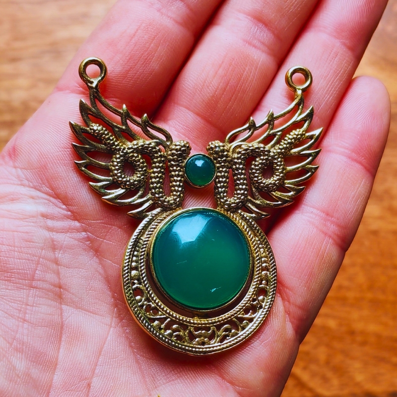 Connecteur n°28 Serpent et Aile – onyx verte – rond