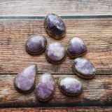 Lot grandes pierres rainurées doré – lépidolite n°14 x 08