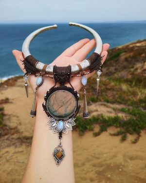 Collier Azaad argenté – micro macramé