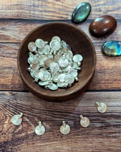 Charms en laiton argenté – design n°01