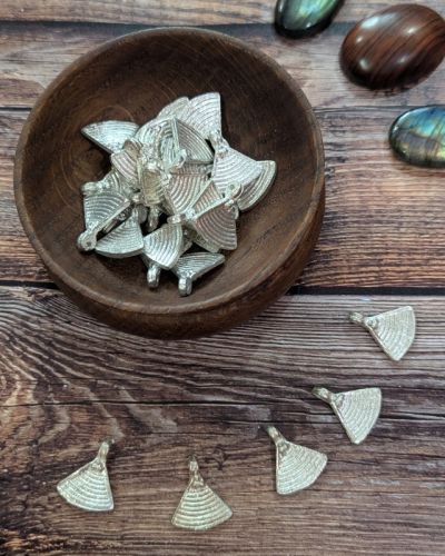 Charms en laiton argenté – design n°11